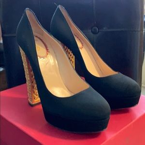 Christian Louboutin β₯οΈβ₯οΈβ₯οΈRED BOTTOMS